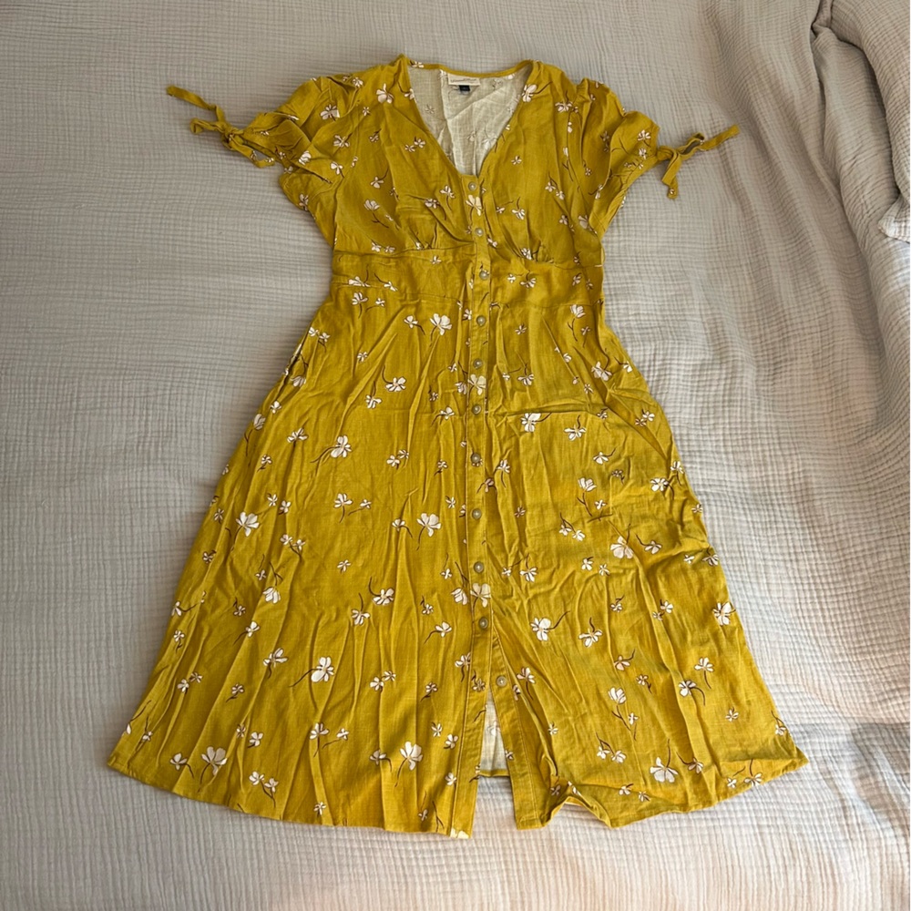 Universal Thread Yellow Button-down Dress